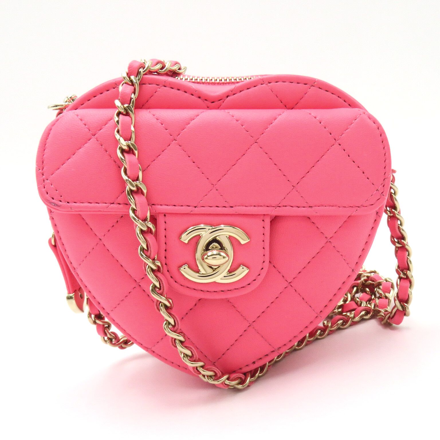 【カラー豊富♪】CHANEL ハートミニチェーンバッグ ハートのフォルムが可愛すぎる！シャネルからチェーン付きのミニ