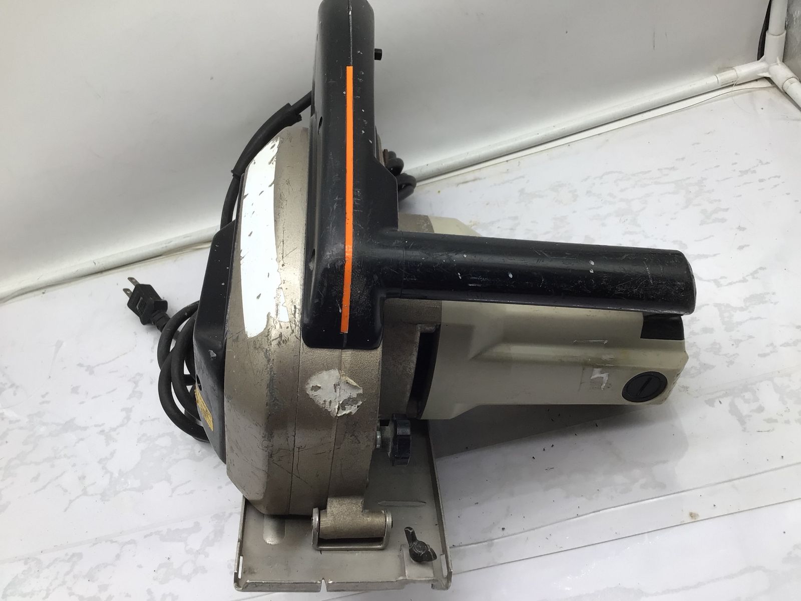 180mm防じんカッター B18N