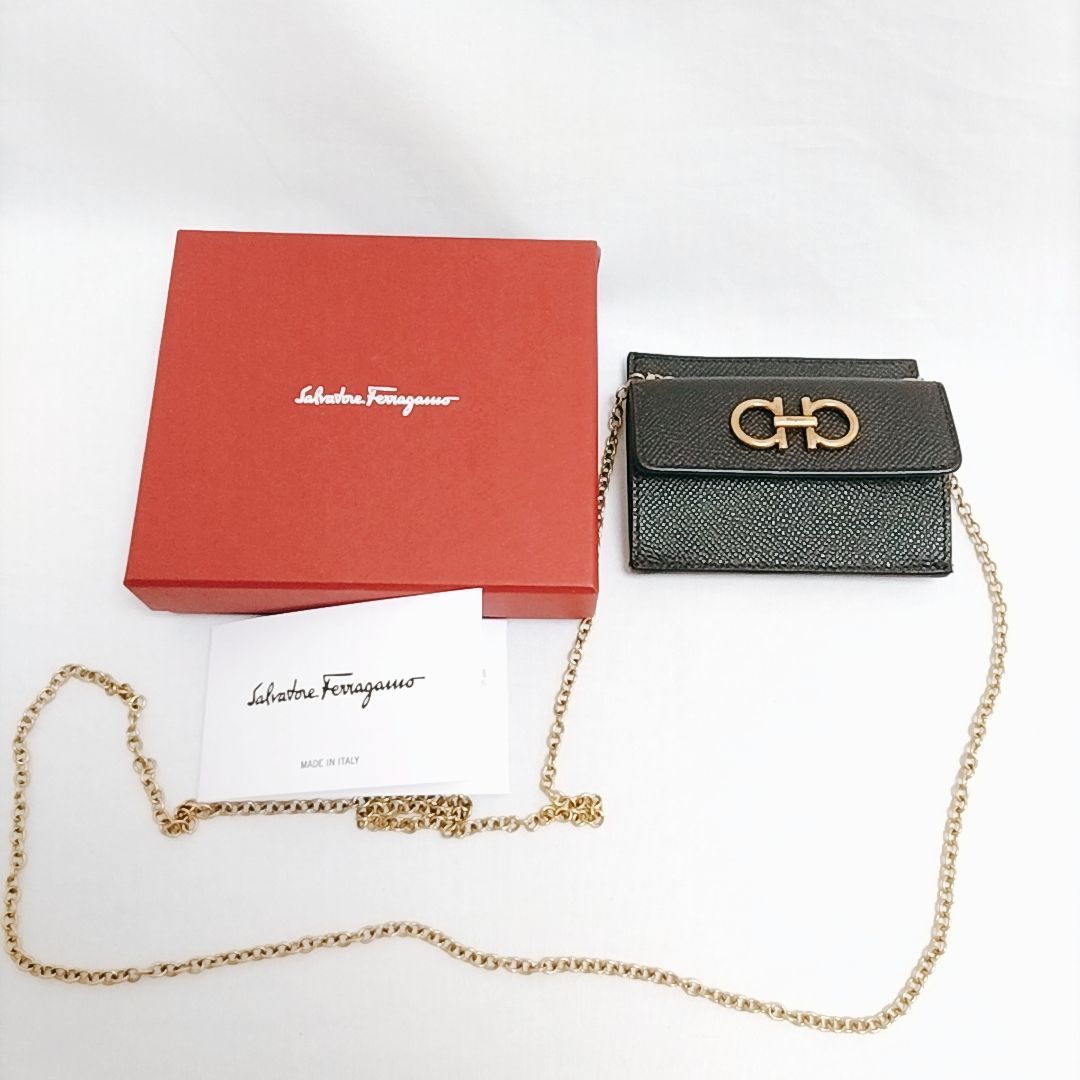 FERRAGAMO チェーンカードケース ダブルガンチーニ フェラガモ 新品未使用】FERRAGAMO チェーンカードケース ダブルガンチーニ