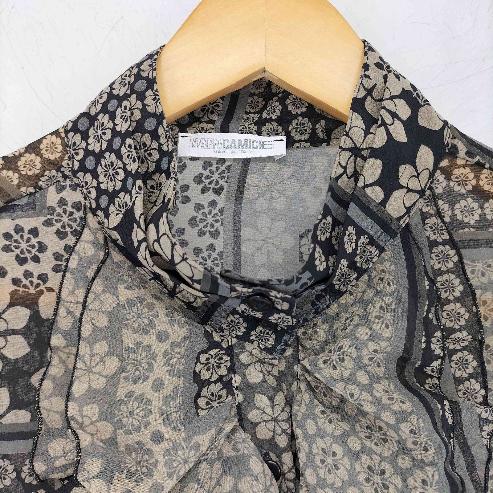 NARACAMICIE(ナラカミーチェ) イタリア製 ノーカラーフラワープリントシャツ レディース JPN 中古 古着 0328 ナラカミーチェ NARACAMICIE イタリア製 シアーフリルブラウス