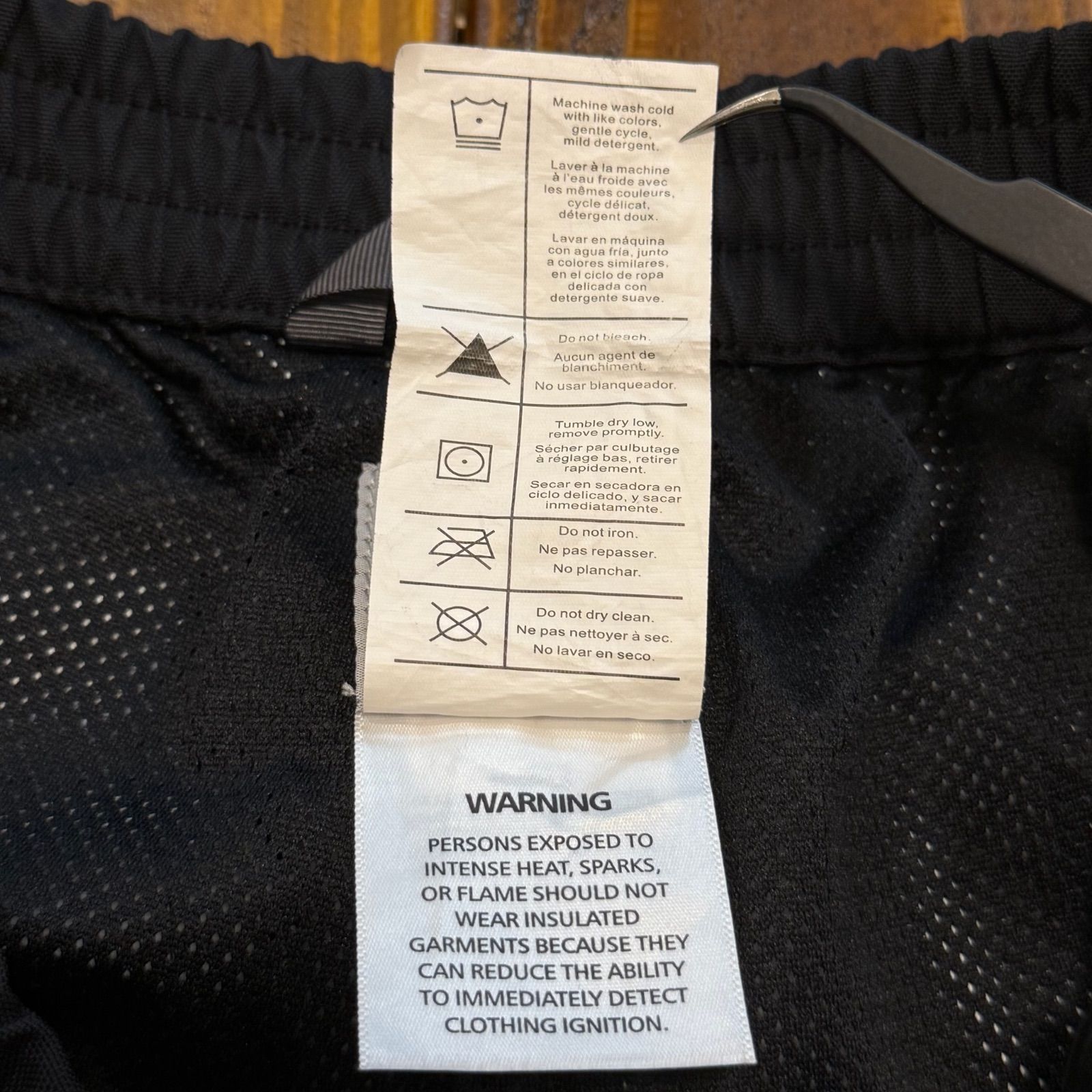 Carhartt カーハート】ナイロン防寒パンツ ブラック 中綿入り Mサイズ 
