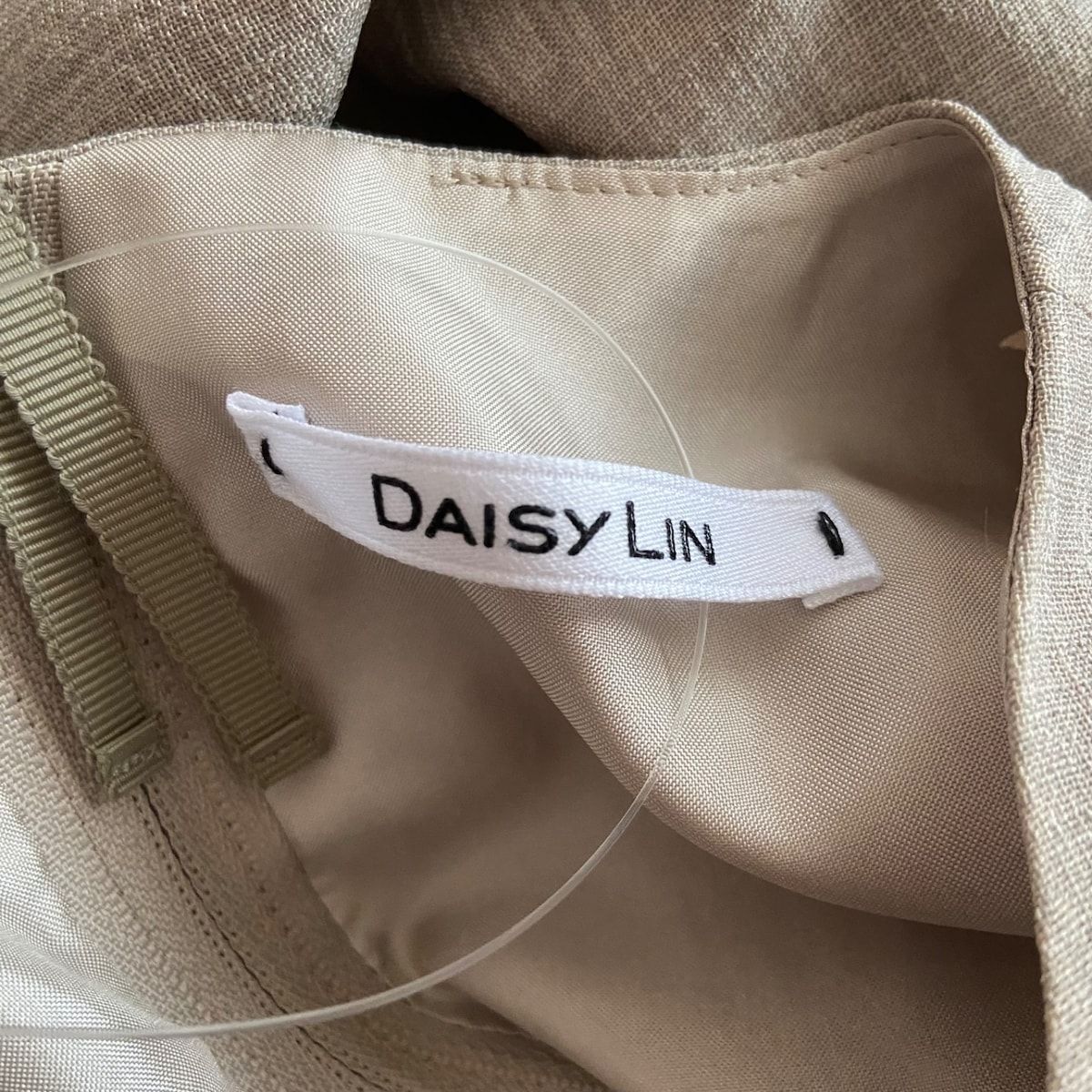 DAISY LIN(デイジーリン) ワンピース サイズ40 M レディース美品 - グレーベージュ クルーネック/ノースリーブ/ロング - メルカリ