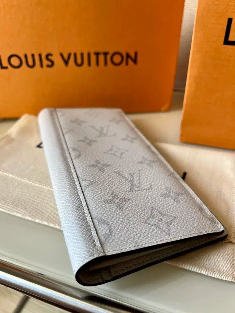 未使用級 ルイヴィトン ダミエコバルト ポルトフォイユ ブラザ 財布
