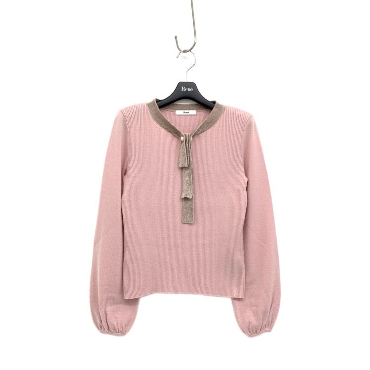 Rene ルネ　ロゴ入りパールカフス　長袖ニットトップス　カットソー Rene ルネ ロゴ入りパールカフス 長袖ニットトップス カットソー