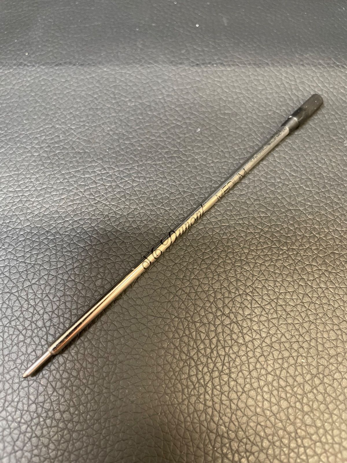 繰り出し式ボールペン