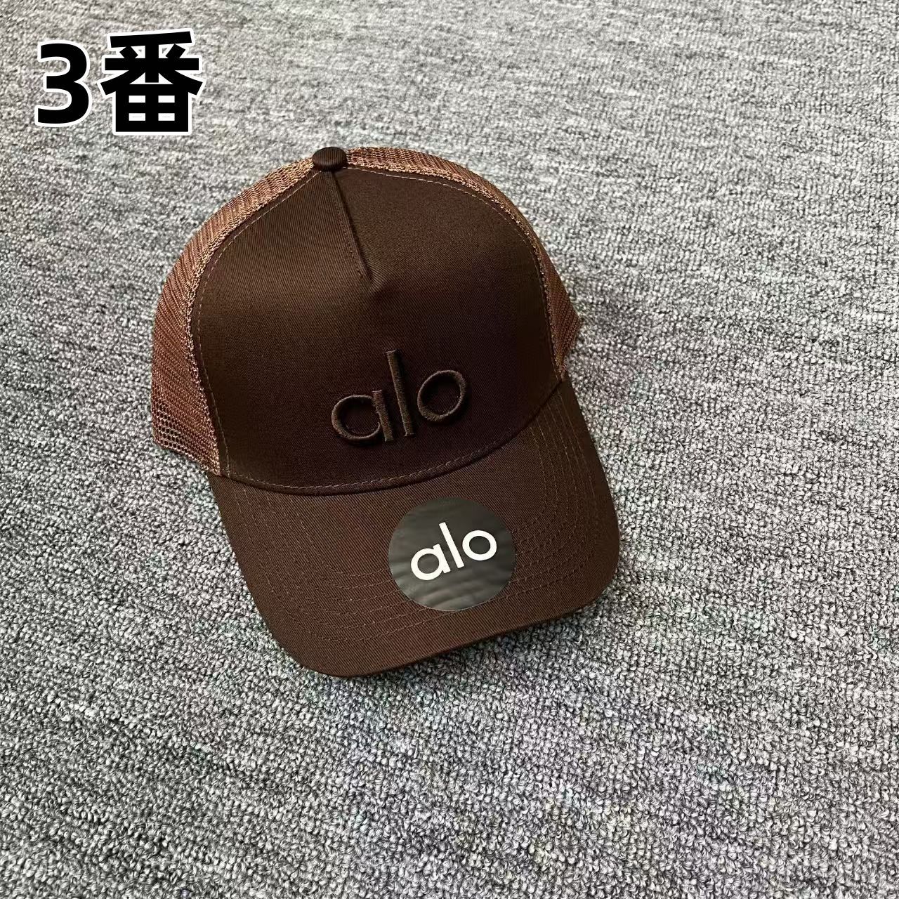 Alo Yoga ユニセックス キャップ｜ロゴデザイン マルチカラー