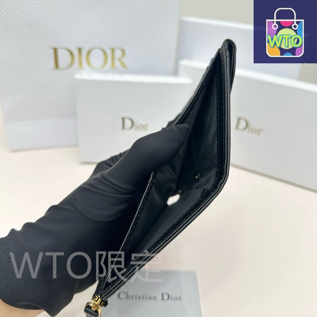  今日 Dior D 32 ミニウォレット ブラック レザー使用 コンパクトで実用的なデザイン 二つ折り財布 折り財布