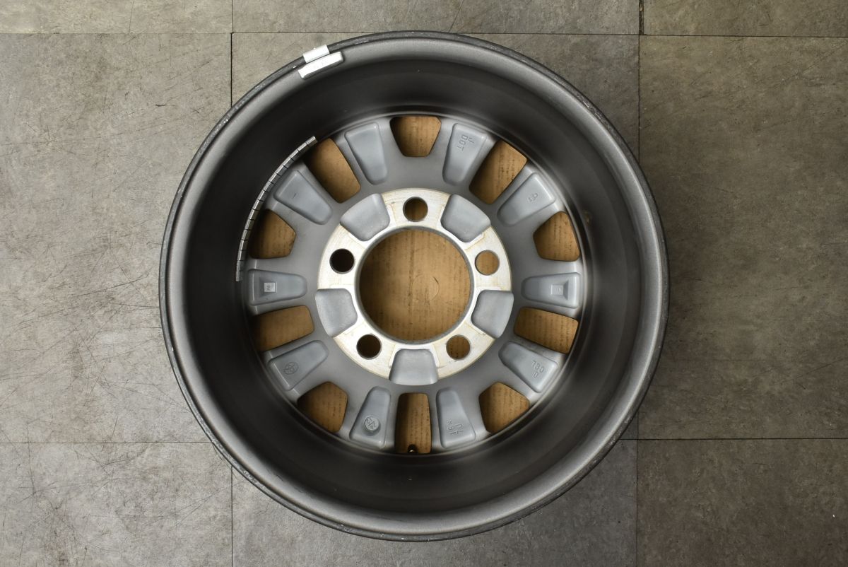 新車外し 美品】トヨタ 再再販 ランドクルーザー 70 純正 16in 7J ±0 