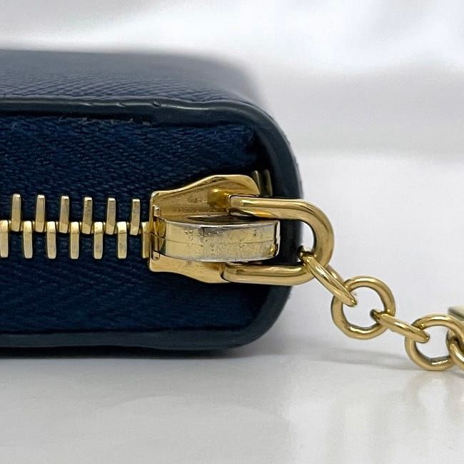 プラダ ラウンドファスナー 長財布 ブルー 財布 美品 サフィアーノ