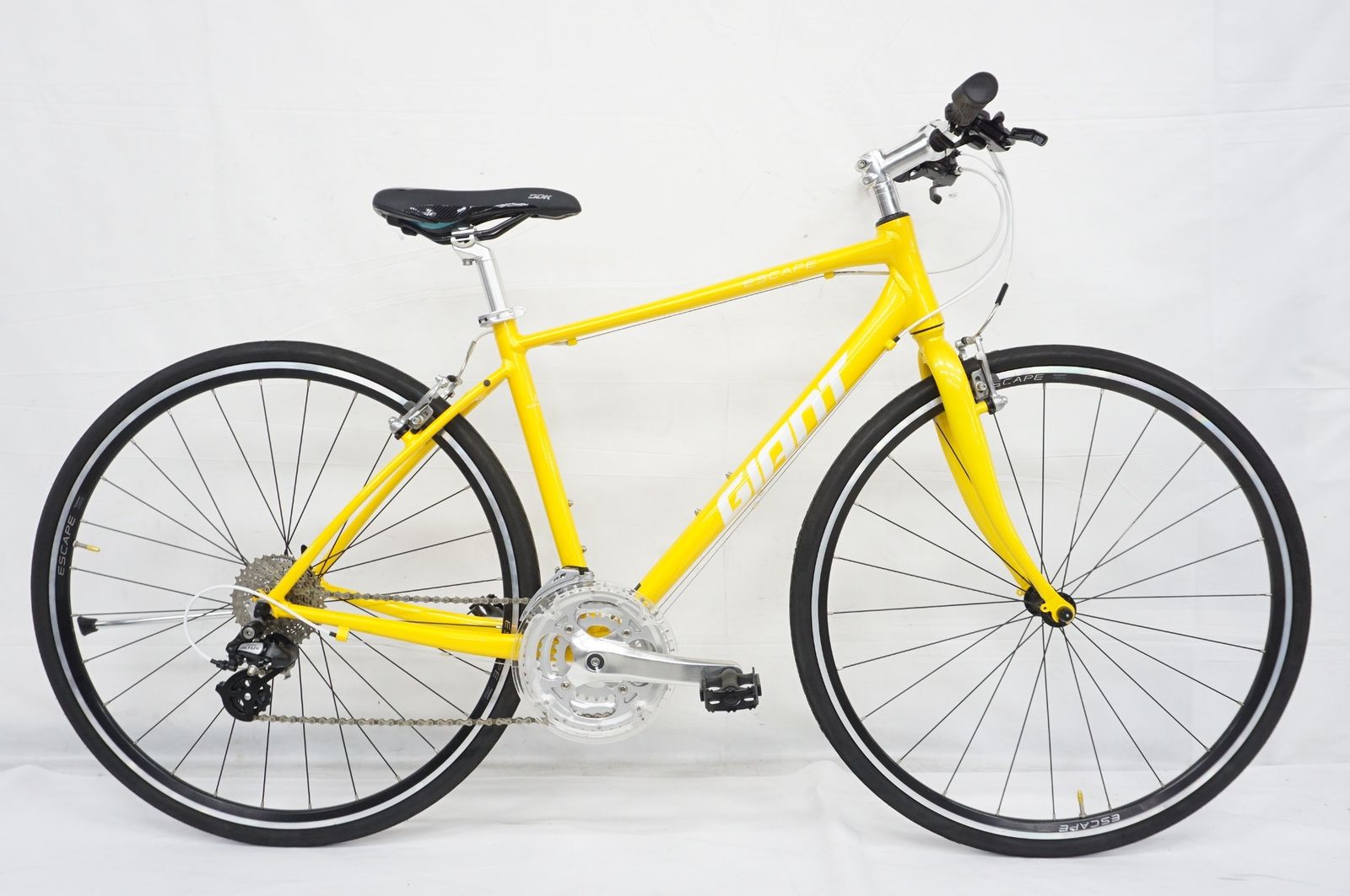 GIANT 「ジャイアント」 ESCAPE R3 2021年モデル クロスバイク