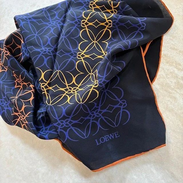 新品未使用　LOEWE 大判ストール　ロエベ　旧ロゴアナグラム 楽天市場】【10/30限定・最大2万円OFFクーポン配布中】LOEWE