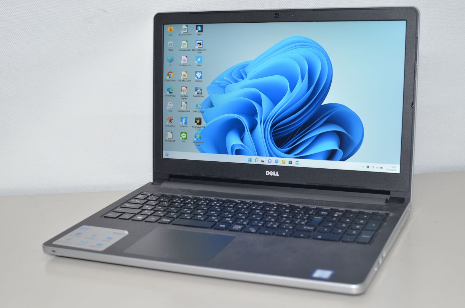 中古良品ノートパソコン DELL Inspiron 5559 Windows11+office 爆速SSD256GB core i5-6200U/メモリ8GB/15.6インチ/無線/カメラ/ブルーレイ DELL Inspiron 5559 Win11 SSD256GB i5 - メルカリ