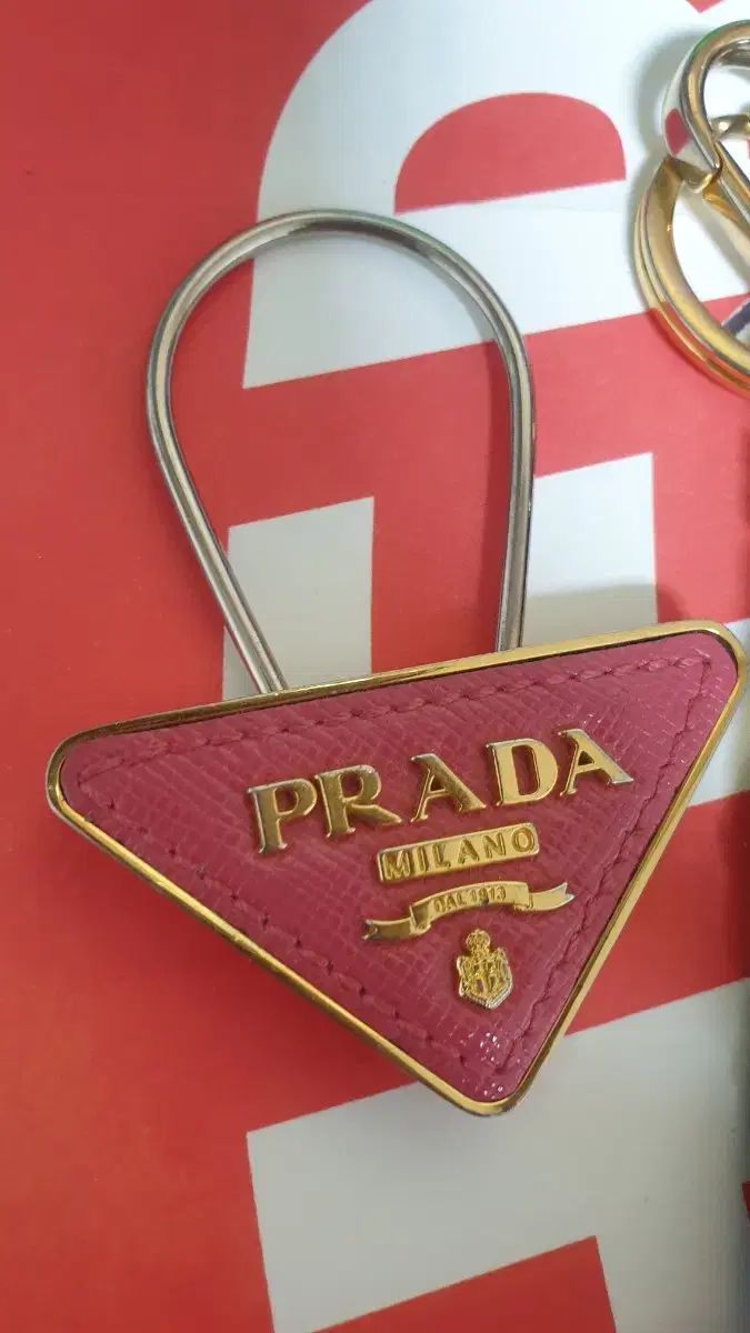 Prada プラダ