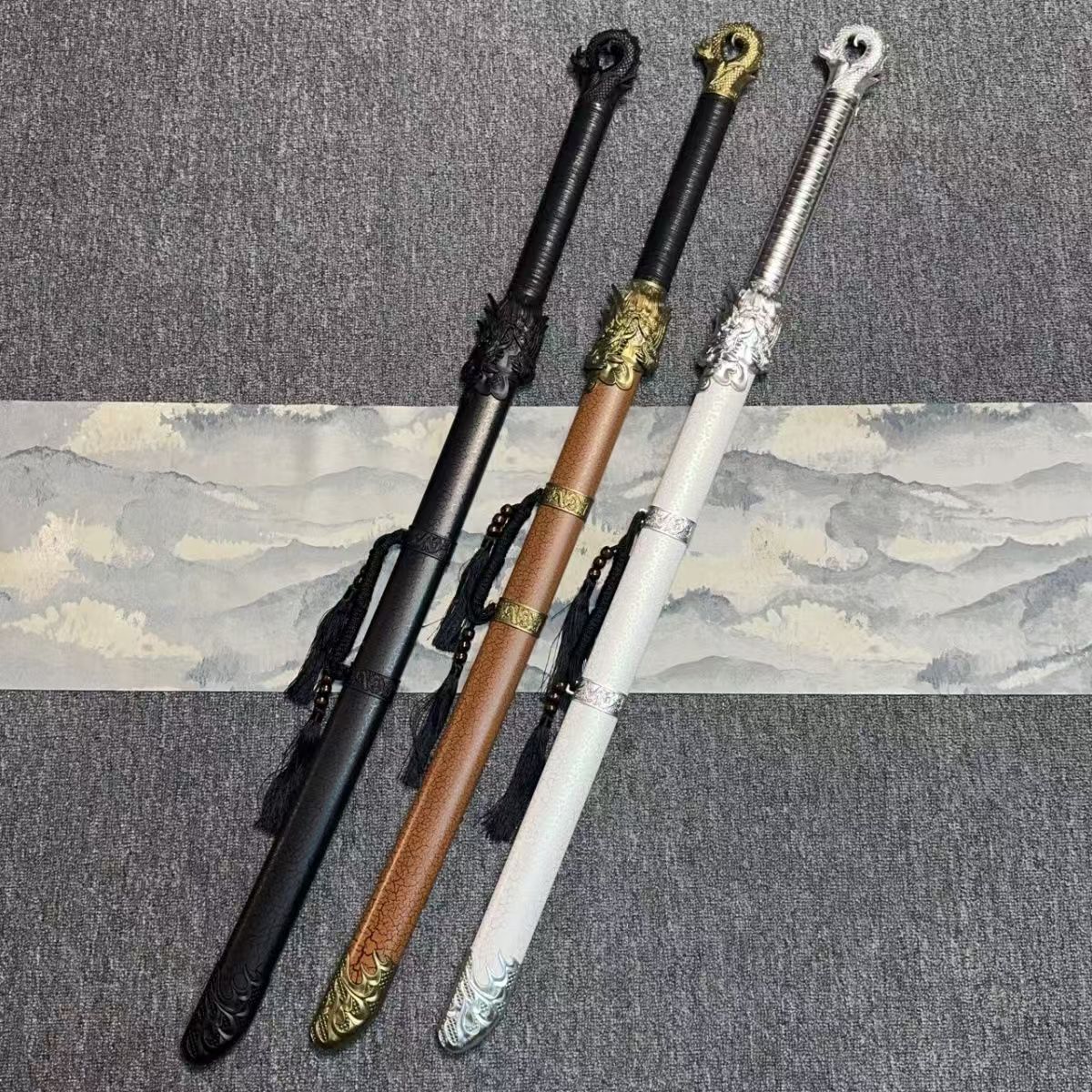 おじいちゃんの木刀 金龍吟」楠木製居合木刀（全長105cm・龍頭龍尾デザイン） 居合