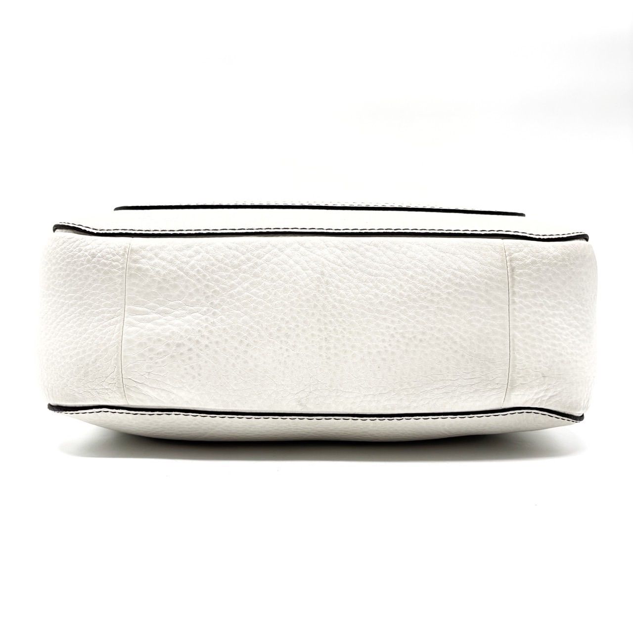 COACH コーチ ワンショルダーバッグ ロゴ型押し 大容量 パンチング 白 COACH コーチ ワンショルダーバッグ ロゴ型押し 大容量