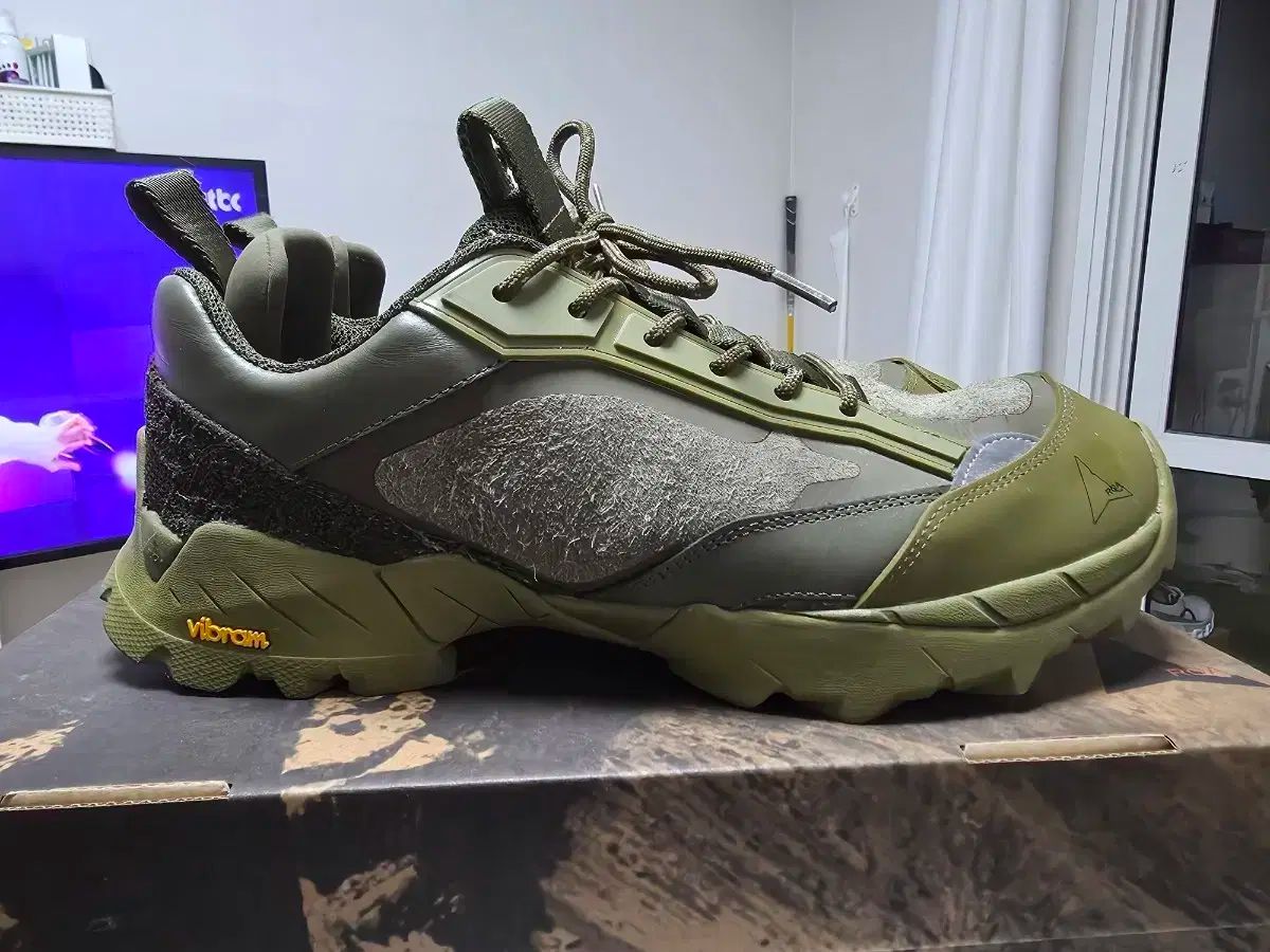 ロア 락파 オリーブ 280サイズ ほぼ