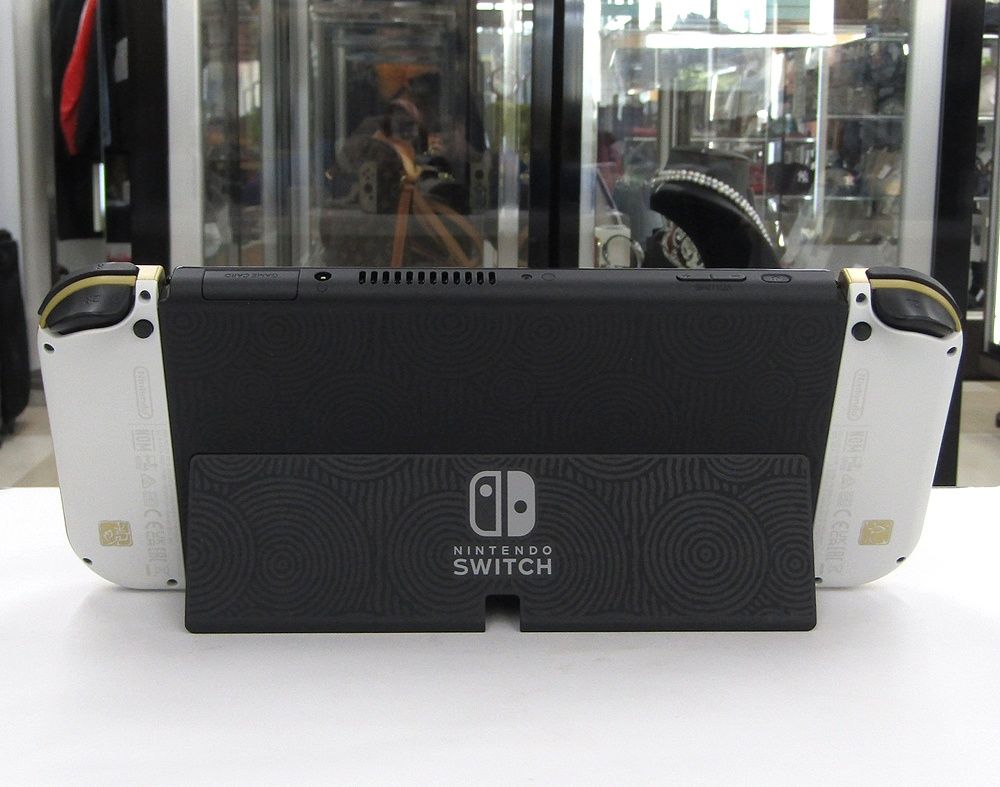 Nintendo Switch 本体 ゼルダの伝説、メモリーカード付き Amazon.co.jp