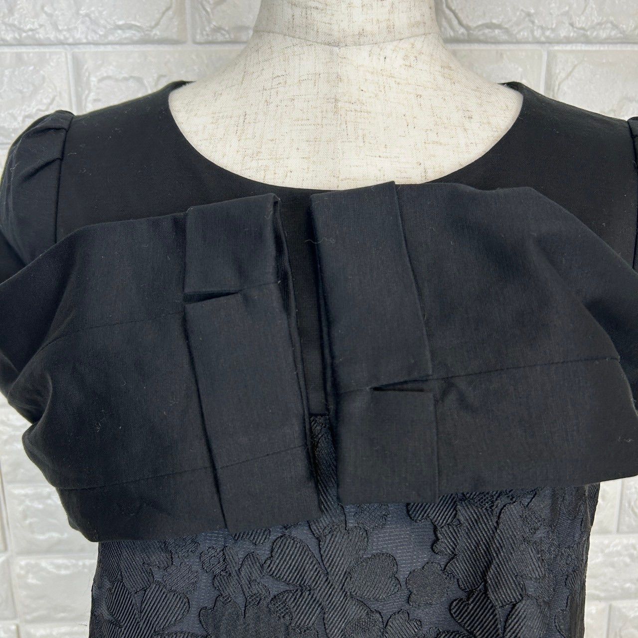To be chic 40ワンピース　半袖　ブラック　美品 Vieo ワンピース ワンピ 半袖 黒ワンピース 黒ワンピ 黒