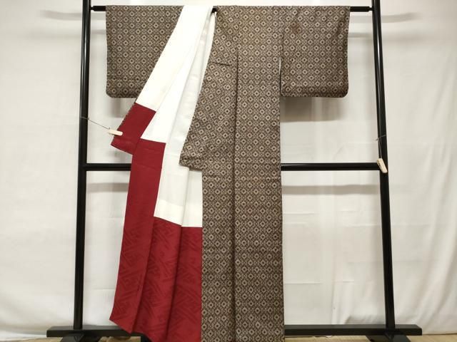 平和屋着物○本場大島紬 7マルキ 泥染め 笹梅七宝文 正絹 逸品