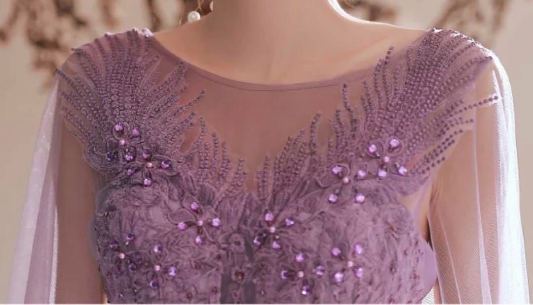 お花のデザインにチュールがオシャレでゴージャスなロングドレス