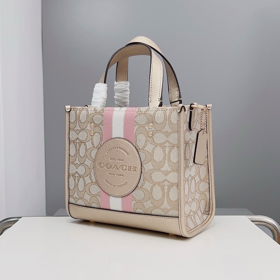 COACH デンプシー トートバッグ22 シグネチャージャカード 新品未使用 - メルカリ