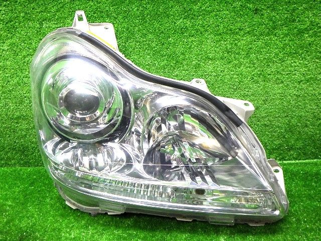 綺麗　トヨタ　18系　UZS186　マジェスタ　前期　右ヘッドライト　HID　30-315　H　240821019