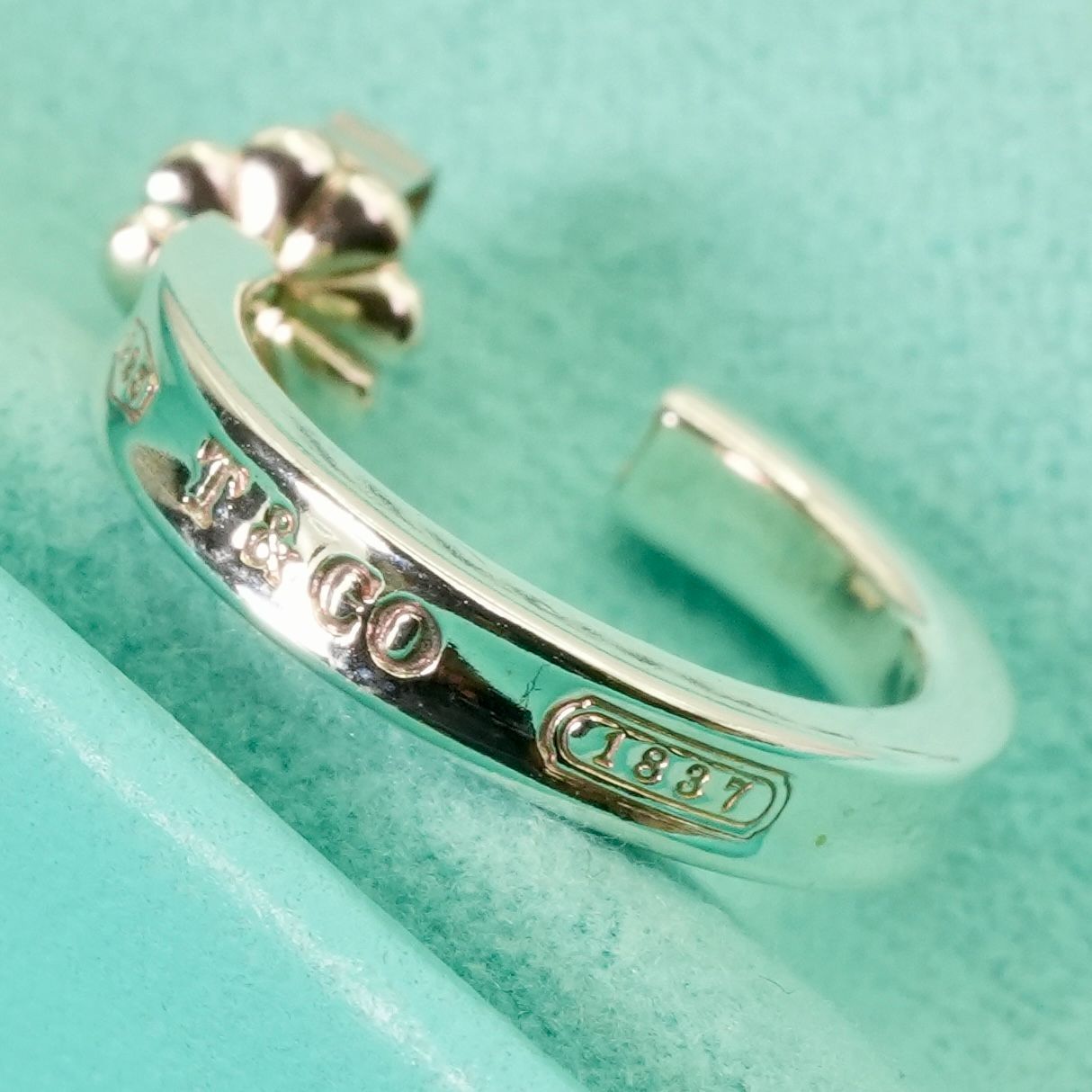 Tiffany& Co. (ティファニー) 1837 フープピアス(片耳) ティファニー 1837™ フープ ピアス（ミディアム）シルバー