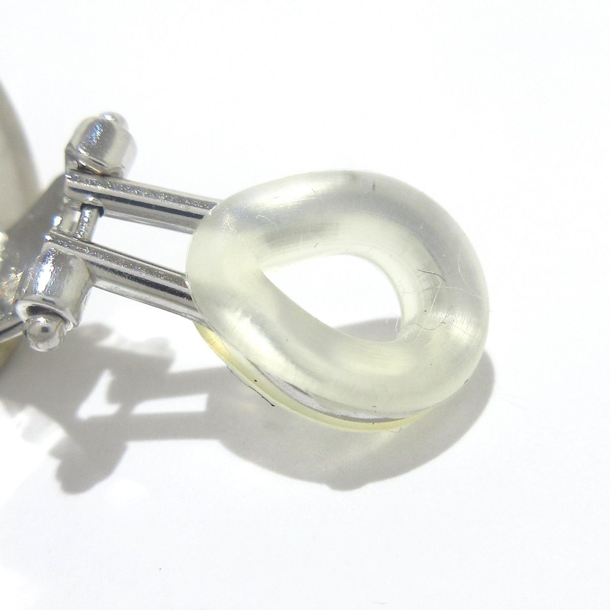 UNOAERRE(ウノアエレ) イヤリング美品 - K18WG - メルカリ 