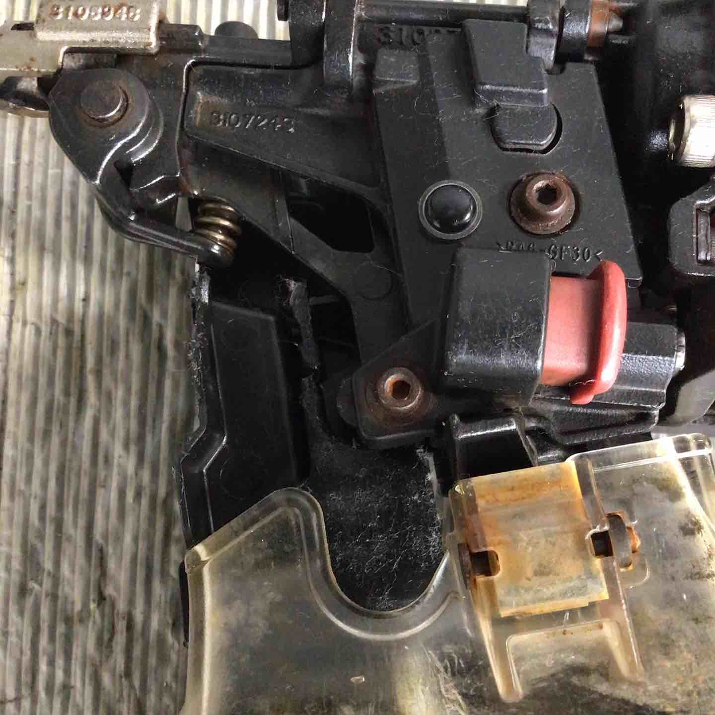 makita 高圧エア釘打ち機