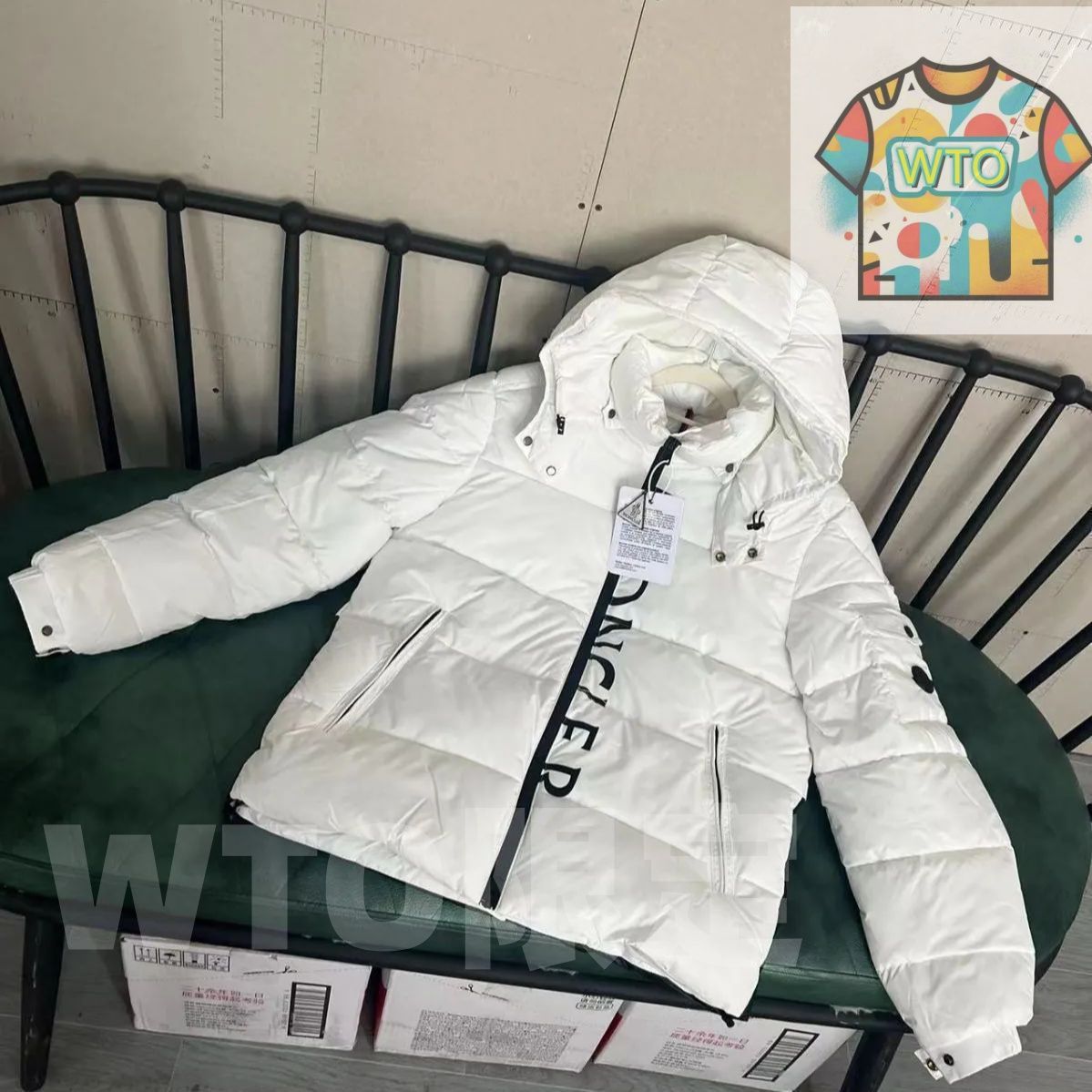 新品未使用】MONCLER （モンクレール）白 ダウンジャケット