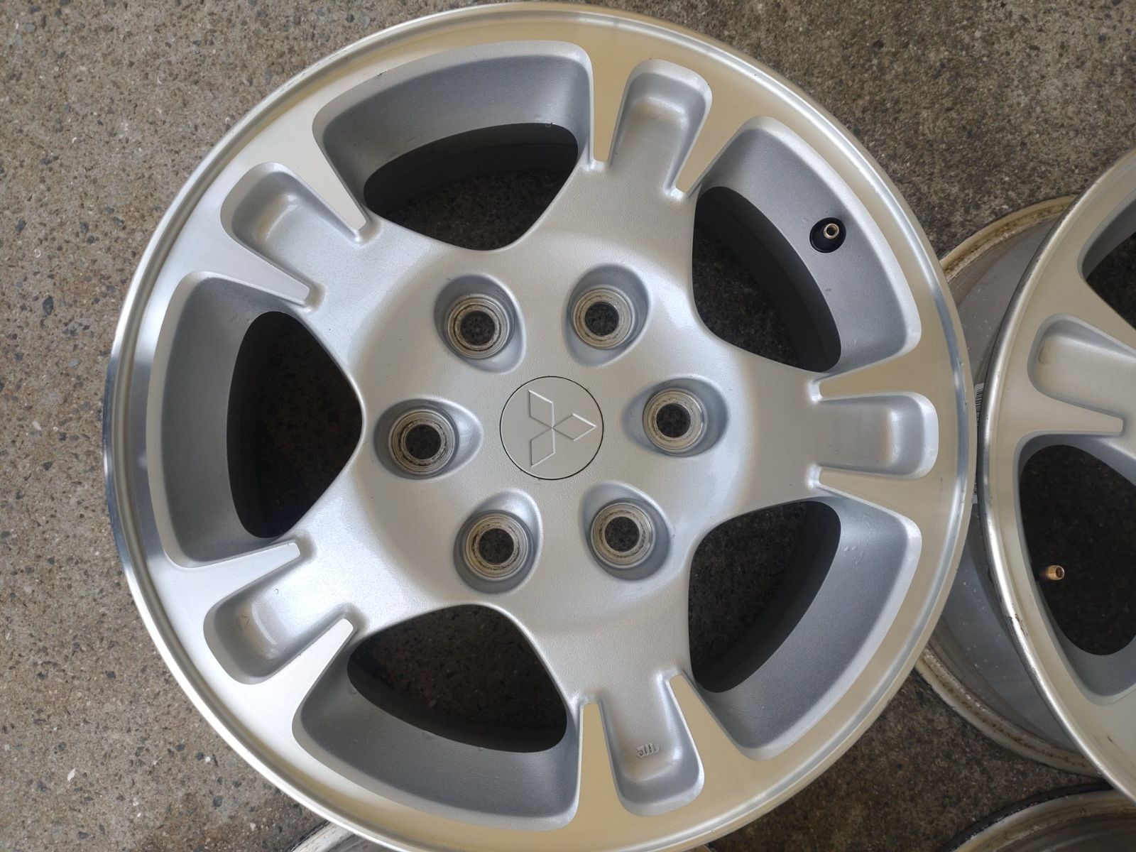 三菱 ミツビシ パジェロ V93W系 純正 ホイール 16インチ 7.0J 46 PCD 139.7-6穴 ハブ径67㎜ 4本セット