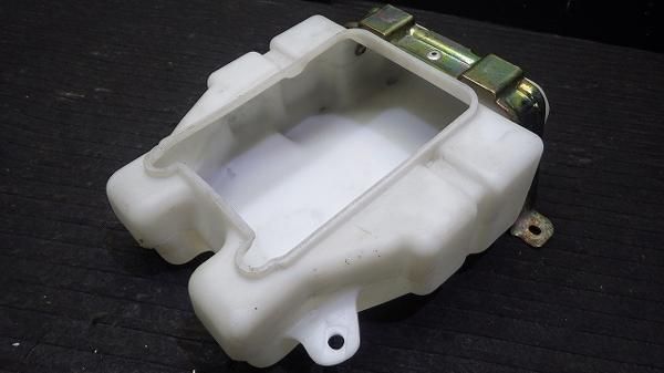 ロングボード　発送はできません スズキ GSX-R250 GJ72A シート下ボックス 割れ無し S86-74