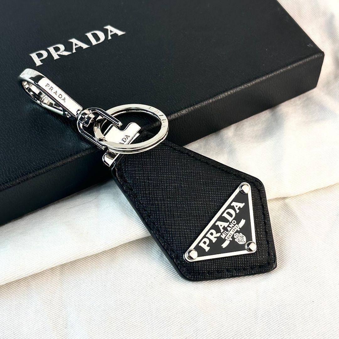 PRADA キーホルダー キーリング ロゴプレート ブラック箱付き 箱付き PRADA キーホルダー キーリング ロゴプレート ブラック