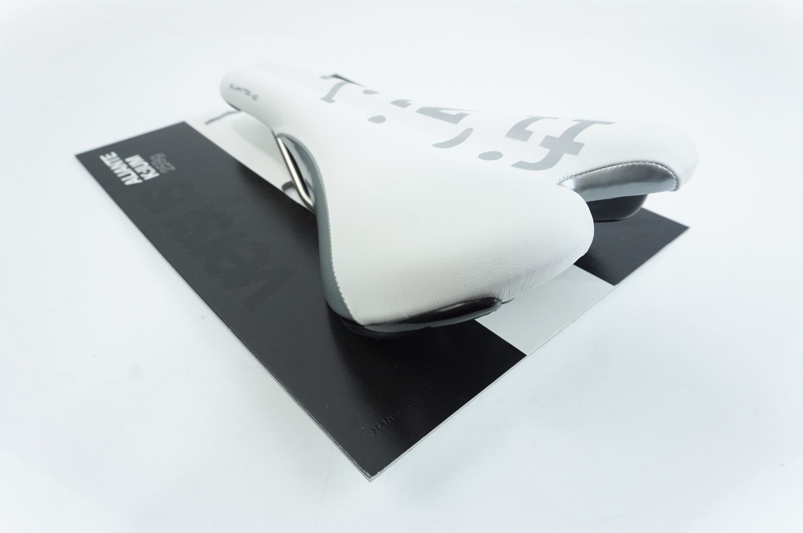 FIZIK フィジーク