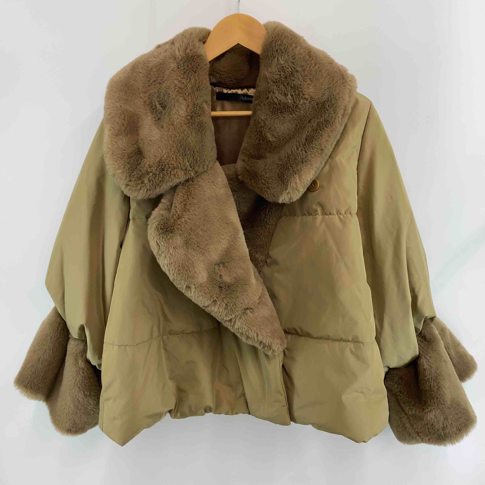 【タグ付き】 Adonisisファー 2way ビジュー デニムジャケット タグ付き】 Adonisisファー 2way ビジュー デニムジャケット 2025年