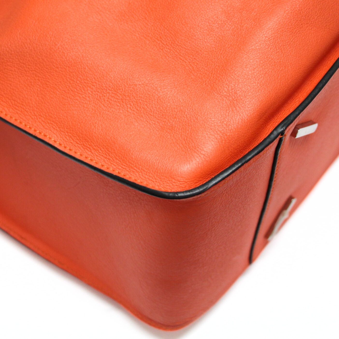 ショルダーバッグ レザー