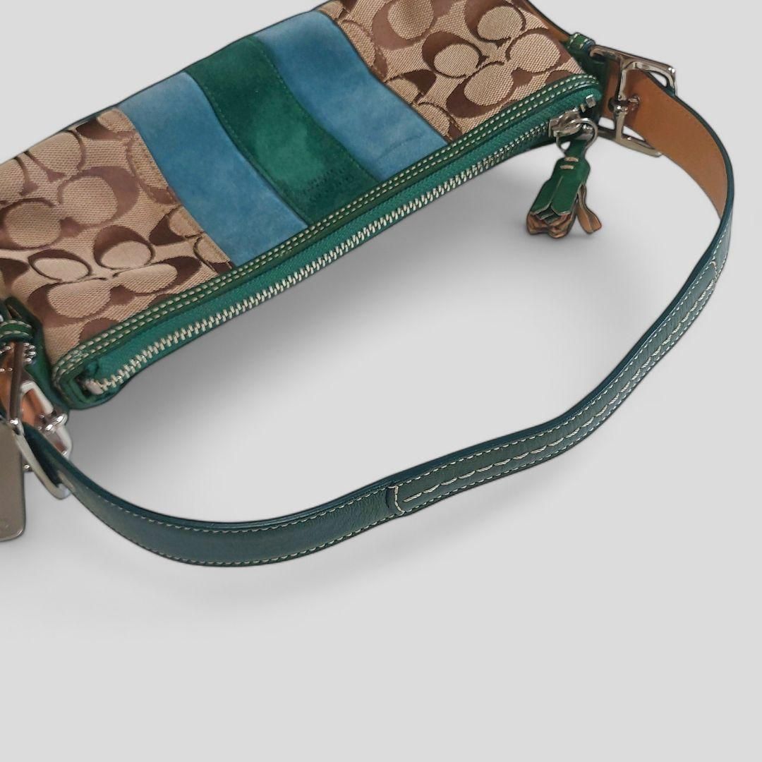 COACH アクセサリーポーチ　シグネチャー　ハンドバッグ　コーチ　グリーン　緑 極美品 未使用級 コーチ アクセサリーポーチ シグネチャー