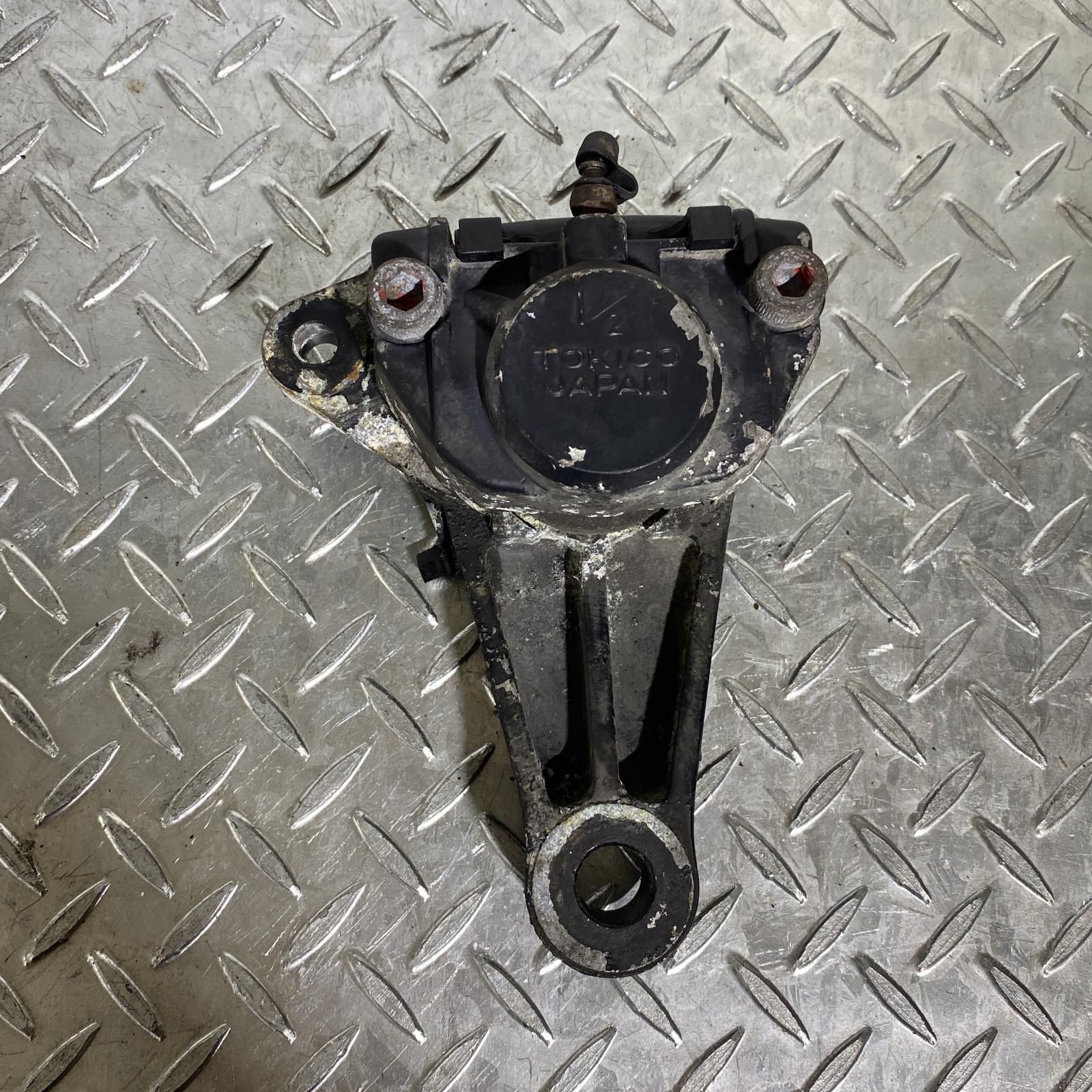 Z250FT リアキャリパー