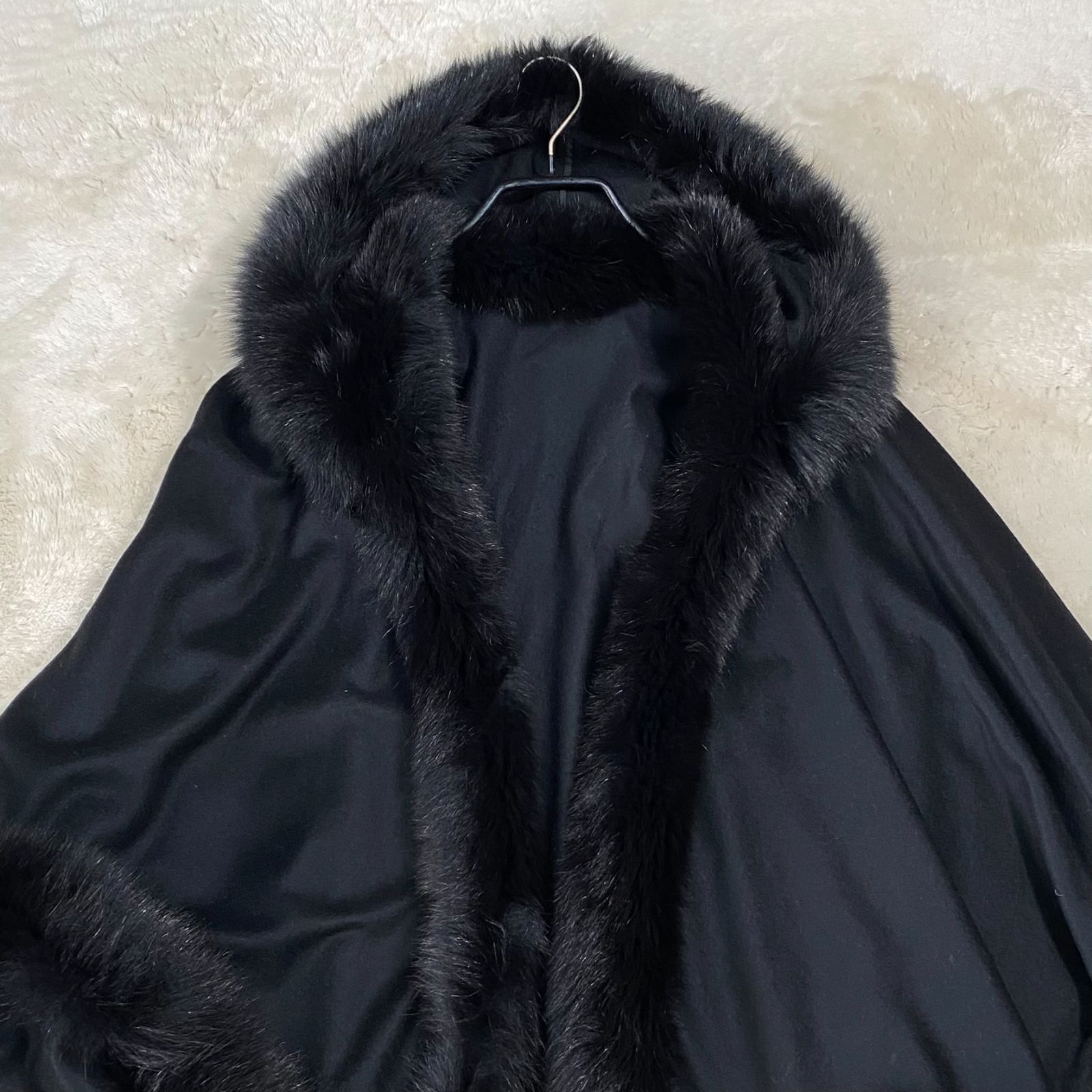 ピュアカシミヤ フード付取り外し ファー付き ポンチョ ケープ ブラック