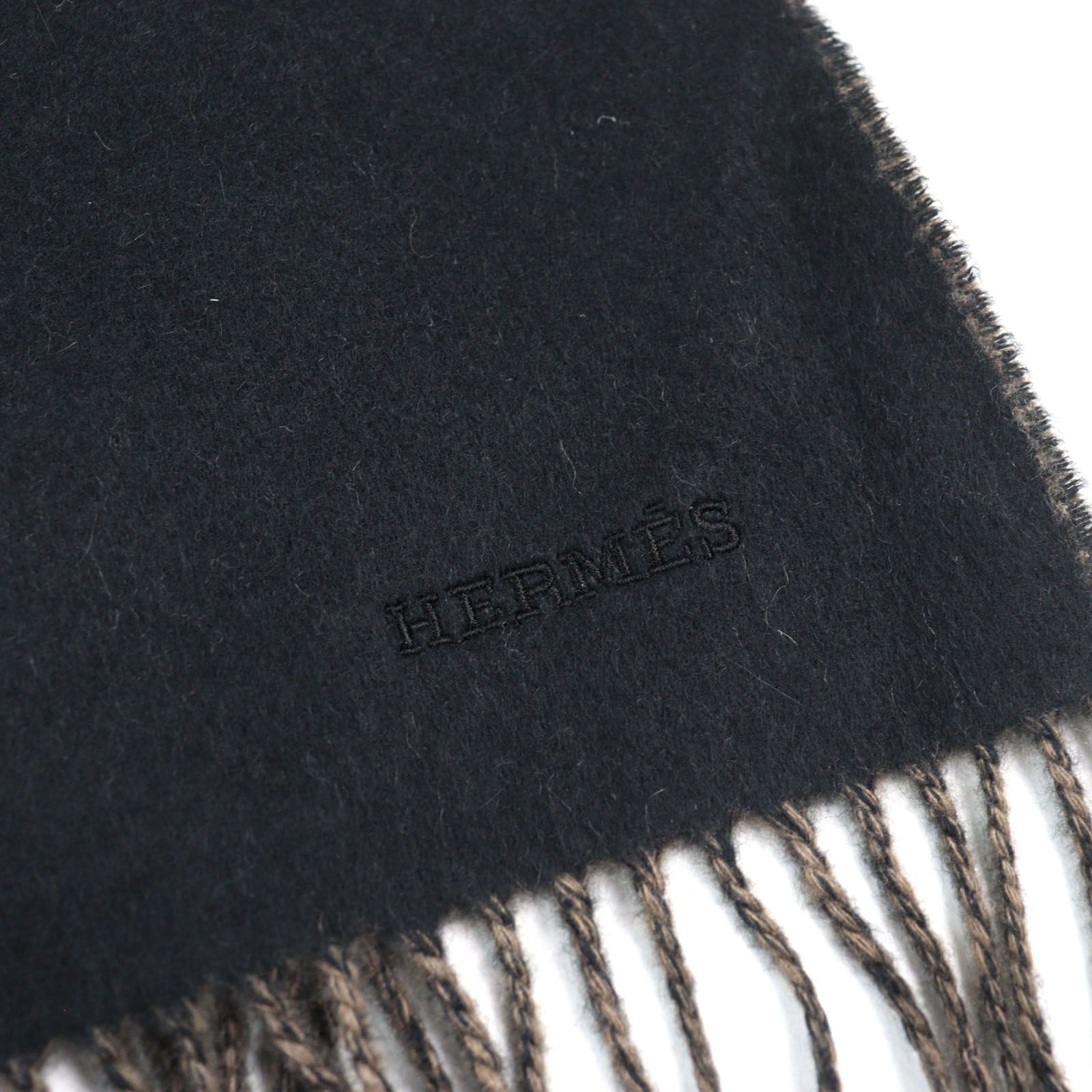 ポチ未使用箱付⭐︎2021エルメス刺繍カシミヤ100%マフラー 紺 英国製 ポチ様専用未使用箱付⭐︎2021エルメス刺繍カシミヤ100%マフラー