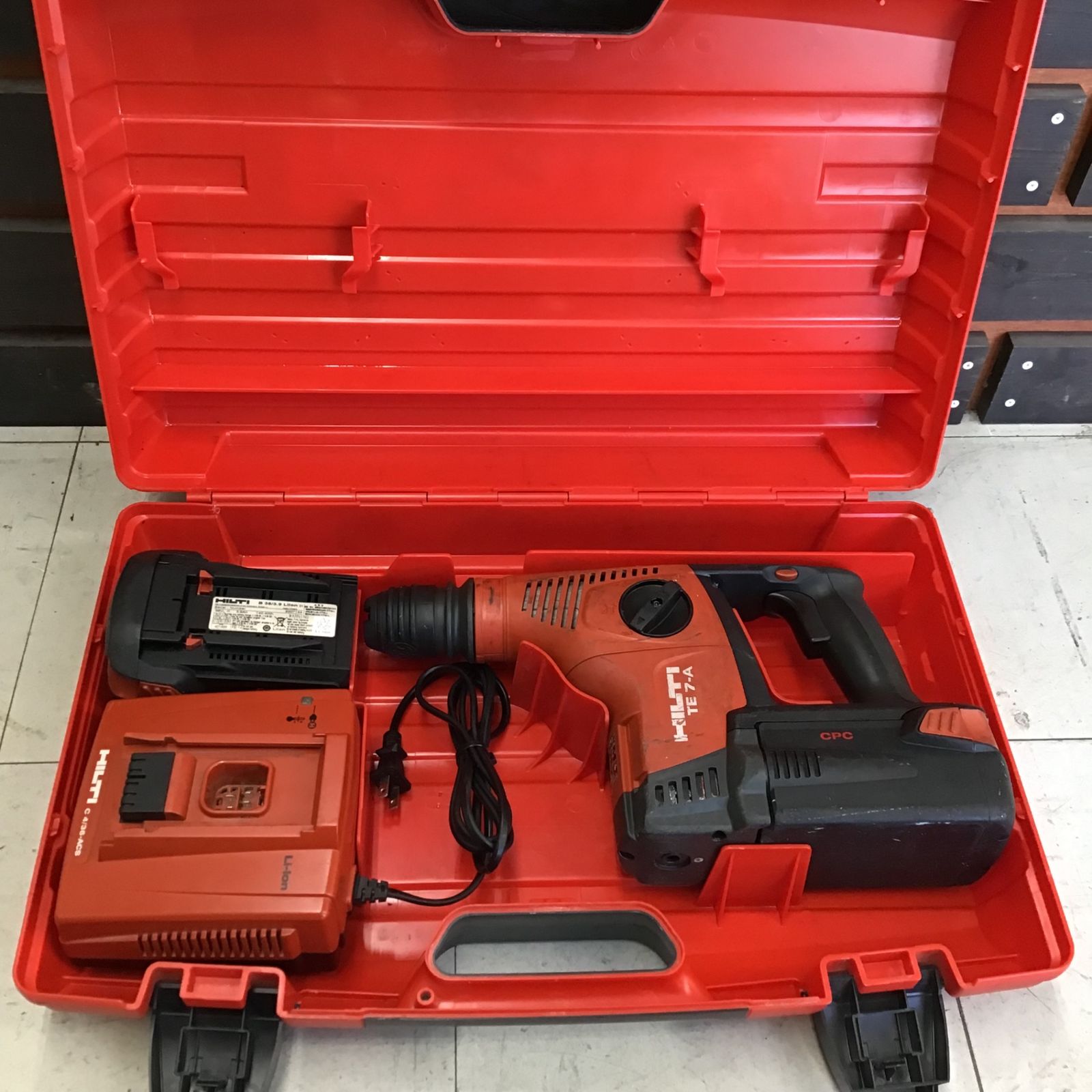 ✨ヒルティ ロータリハンマドリル TE7-A 集じんシステム付属 中古