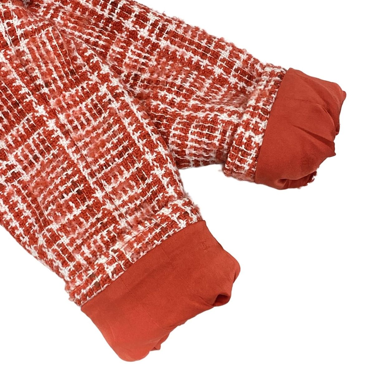 P07620 レッド×白