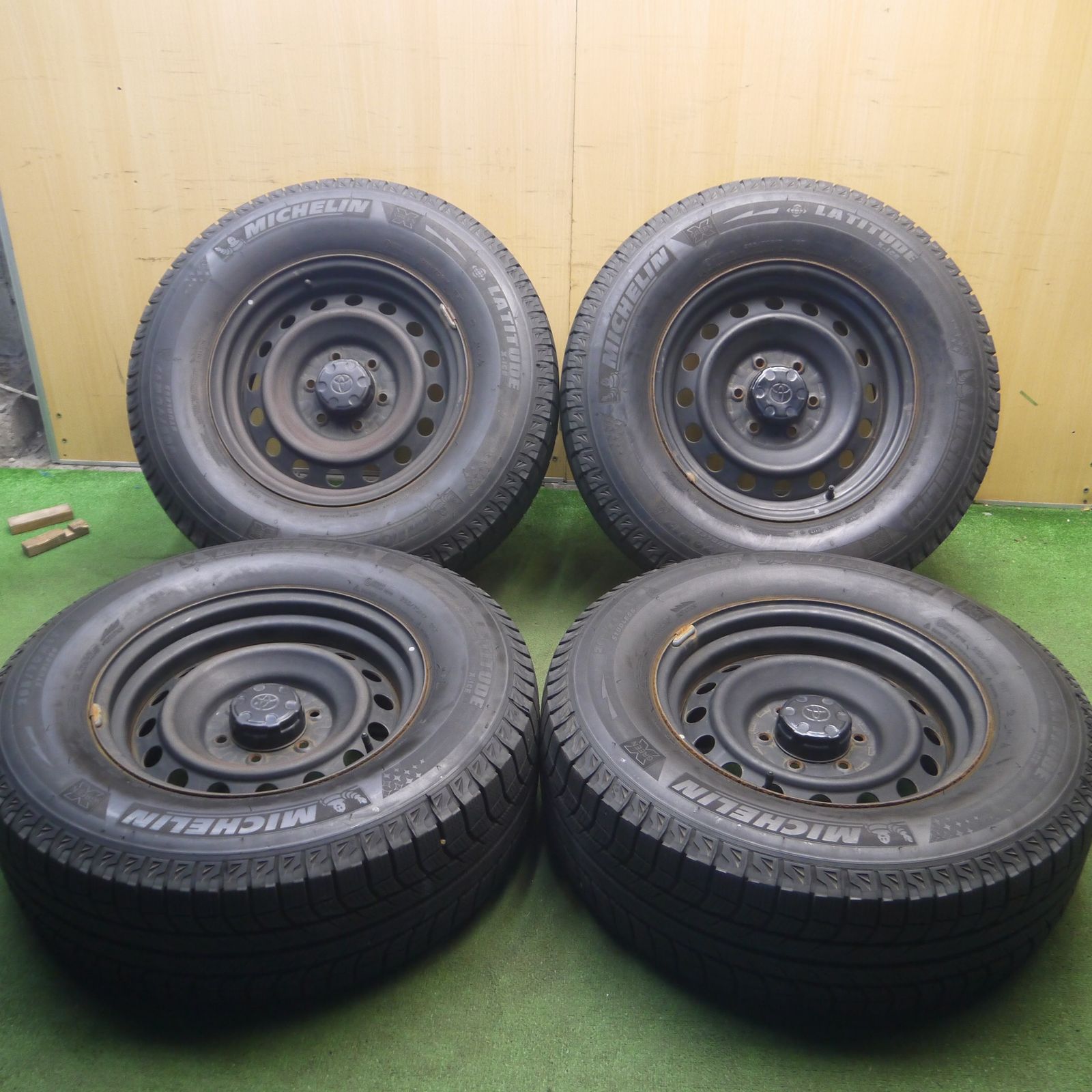 FJクルーザー純正スチールホイール　スタッドレスタイヤ FJクルーザー 純正鉄ホイール＋スタッドレス4本セット（おまけ ）