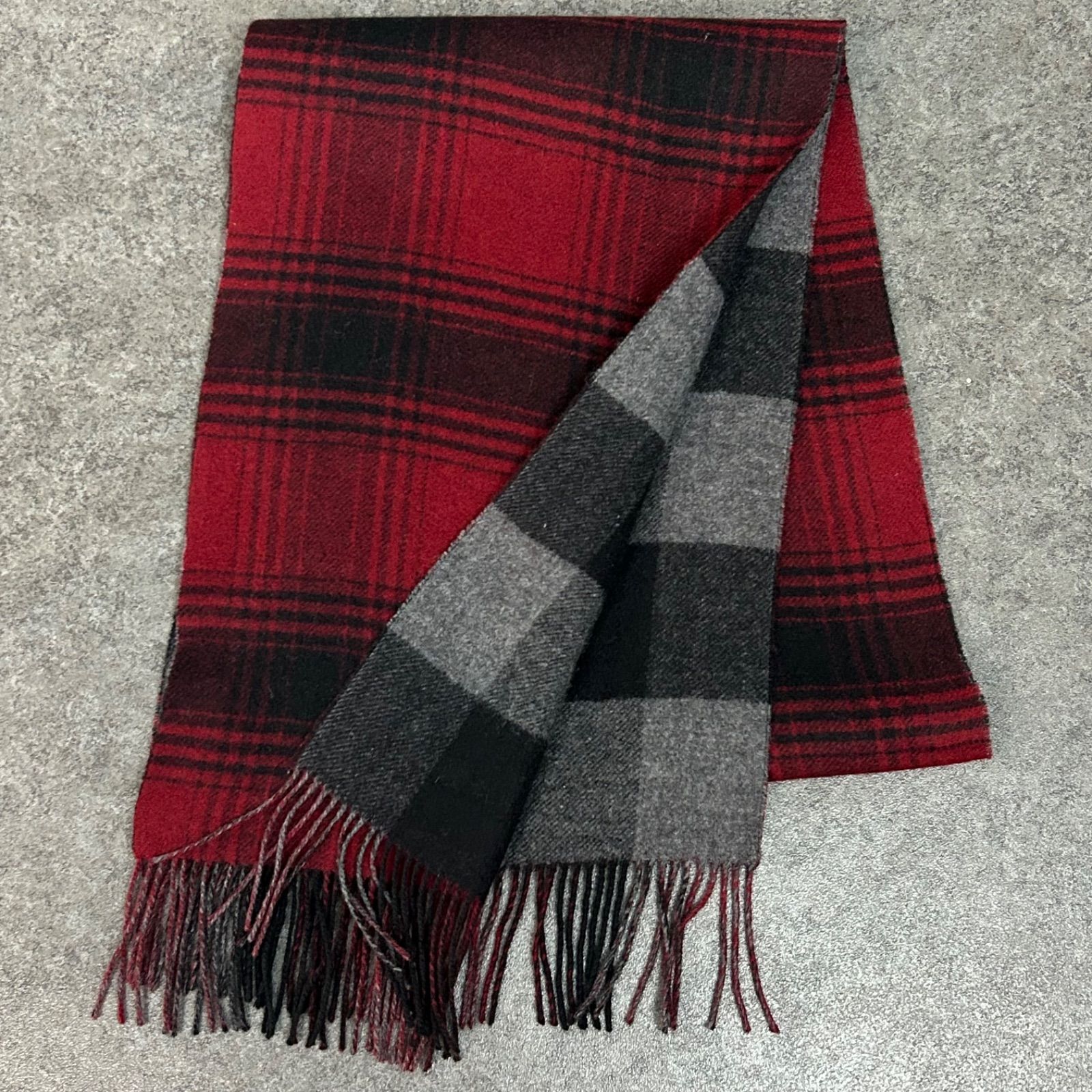 YOKE ヨーク23aw キッドモヘアウールスカーフ　ランウェイ着用モデル YOKE（マフラー）のフリマアイテム一覧 YOKE ヨーク23aw キッドモヘア