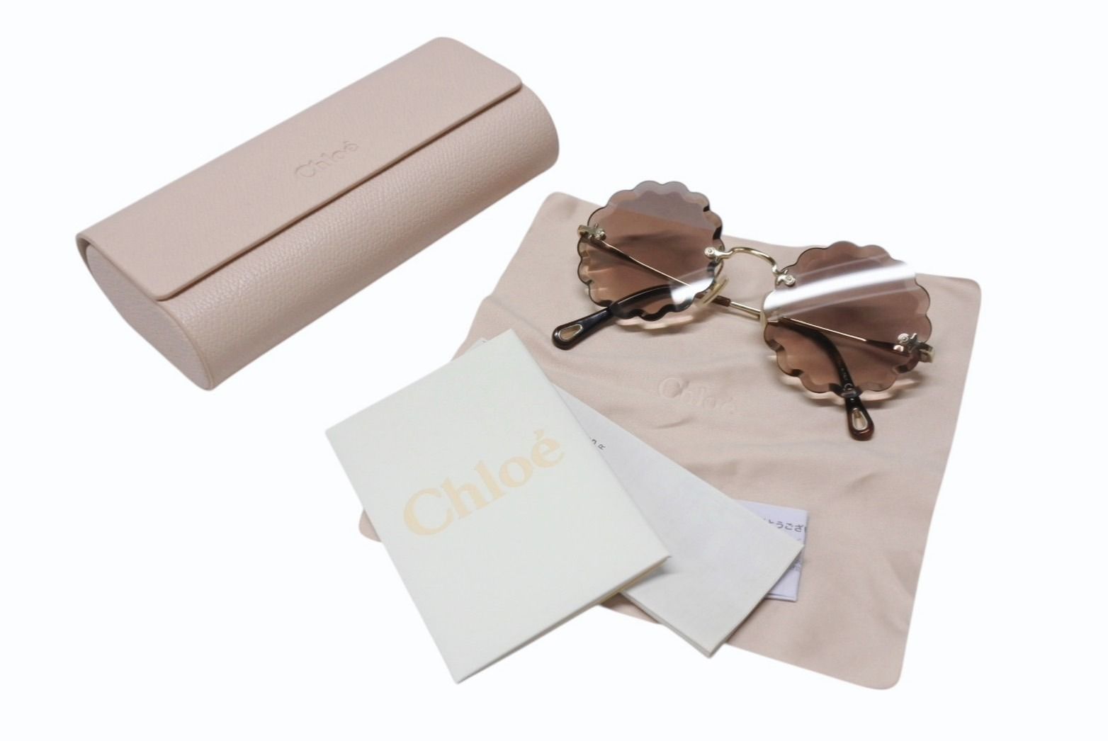 chloe クロエCE142S サングラス PEARL 857 ロゴ刻印 訳あり・新品】Chloe クロエ サングラス CE142S-816 - メルカリ