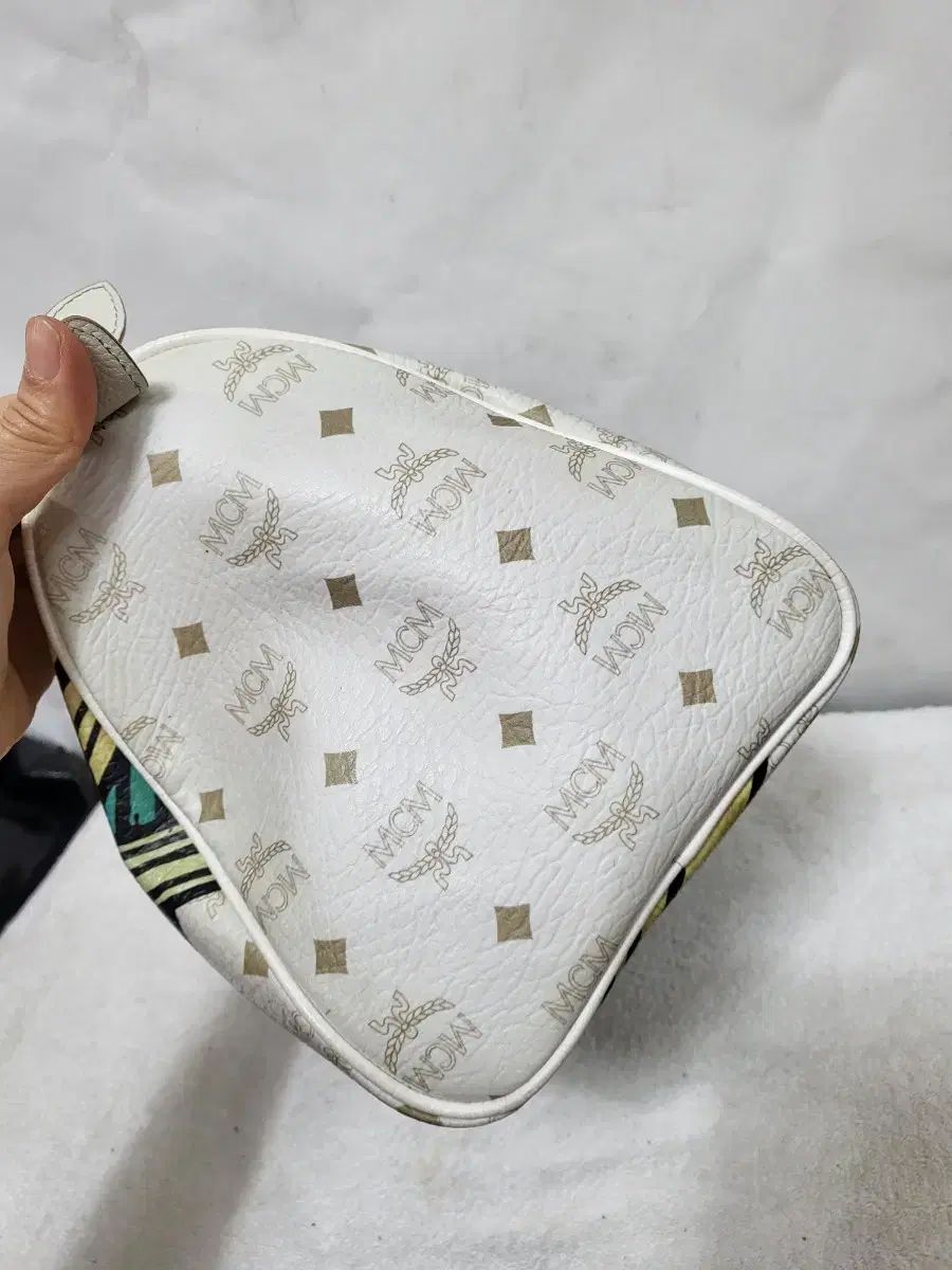 MCM 版ビセトスロックボストンバッグ
