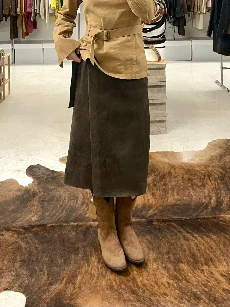 TORNADO MART suede skirt