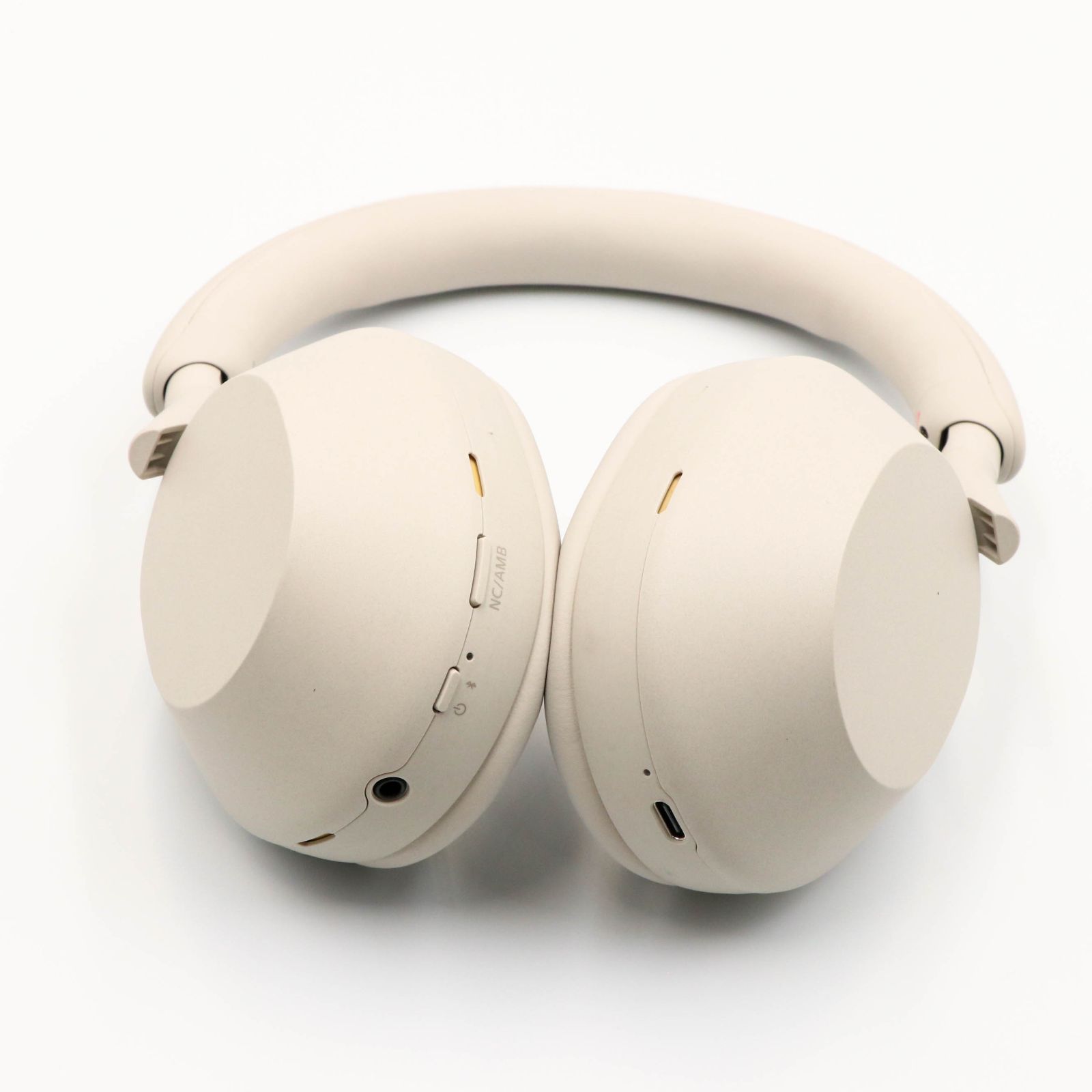 完全ワイヤレスヘッドホン WH-1000XM5