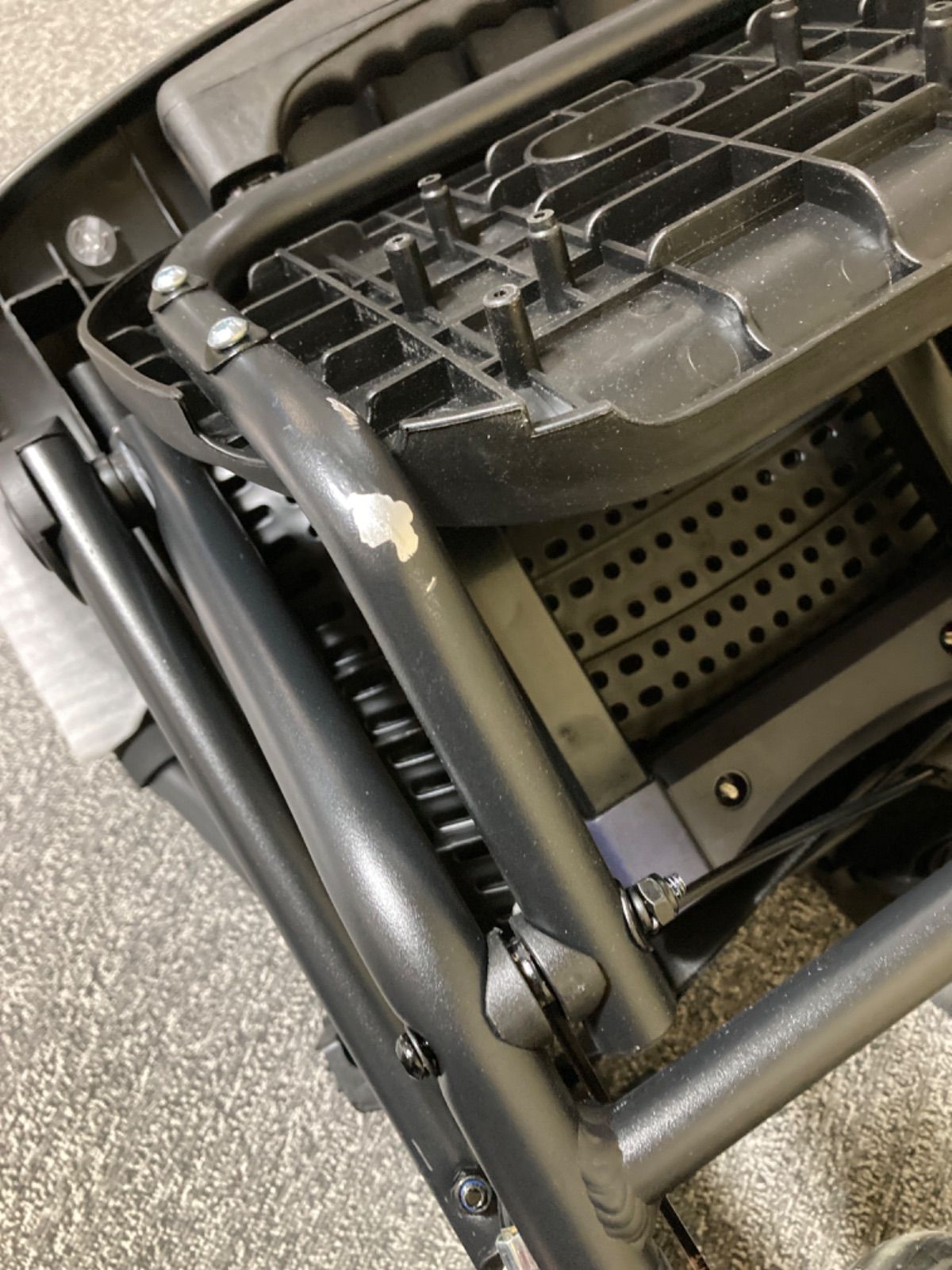 可伸縮キャリハンドル付き