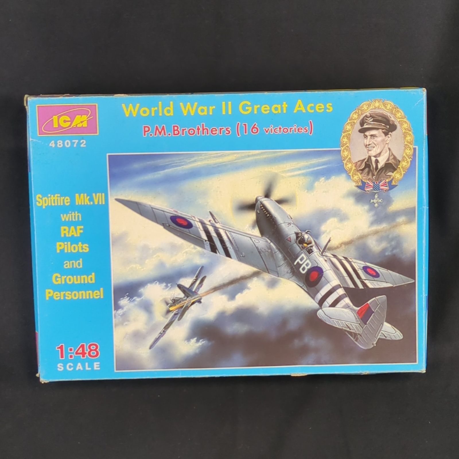 輸入キット 残僅少 ICM 48072 P.M.Brothers 16 victories スピットファイア Mk.VII 偉大なエース PMブラザーズ